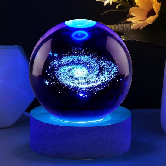 3D Crystal Ball Lamp - Night Light voor Kinderen - 6cm LED Galaxy Planeet Nachtlamp met Houten Basis - Kleurrijk voor Slaapkamer van Merkloos