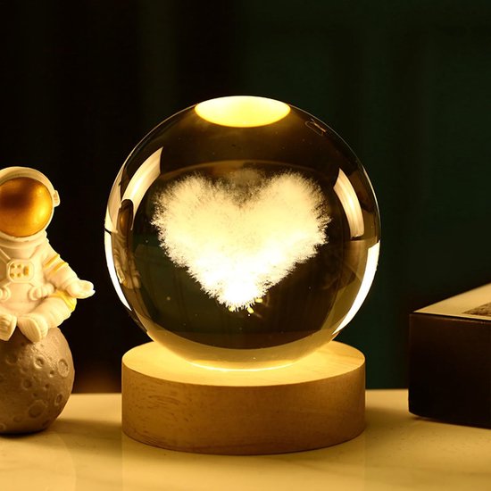 3D Kristallen Bal Heart - Nachtlampje - LED Glas Licht Hologram lamp met Massief Houten Basis - Nachtlamp - Cadeau idee - Verlichting - USB aansluiting - Woondecoratie van Merkloos