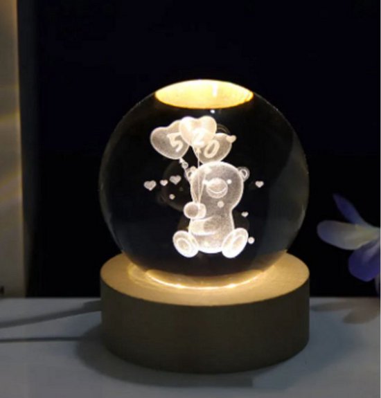 3D Kristallen Bol Nachtlampje - Schattige Beer met een Hartballon - Teddybeer Design Nachtlampje - LED Glazen Hologram Lamp met Massief Houten Basis - Nachtlampje - Cadeau Idee - Verlichting - USB Aansluiting van Allegri Living