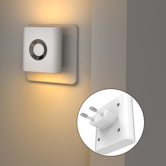 Bewegingssensor Nachtlampje - Stopcontact Model - Warm Wit Licht - Auto Aan/Uit - Slaapkamer - Gang - Kast - 0.7W - ABS - 100000 Uur Levensduur van Merkloos