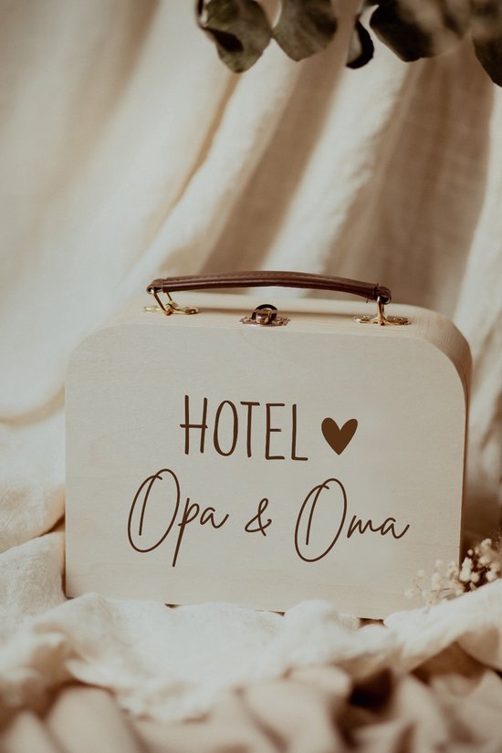 BolleToet houten koffer - Hotel opa & oma - logeerkoffer - zwangerschapsaankondiging