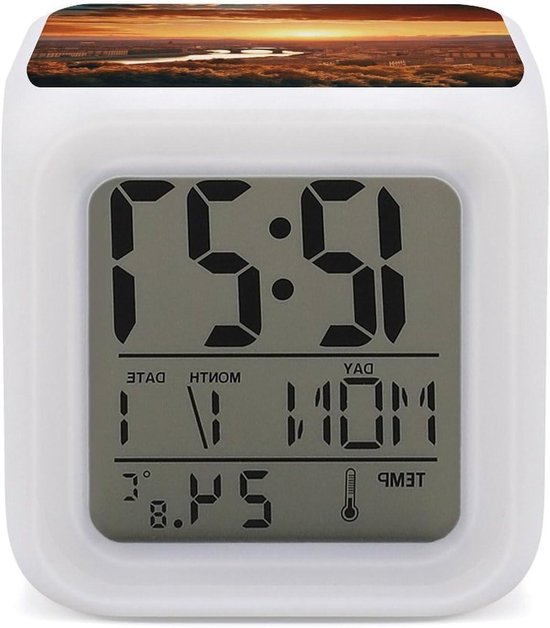 Digitale Wekker - LED Klok - Wakker Worden - Kleurrijk Nachtlampje - 7.9 x 7.9 cm - Zonsondergang Uitzicht