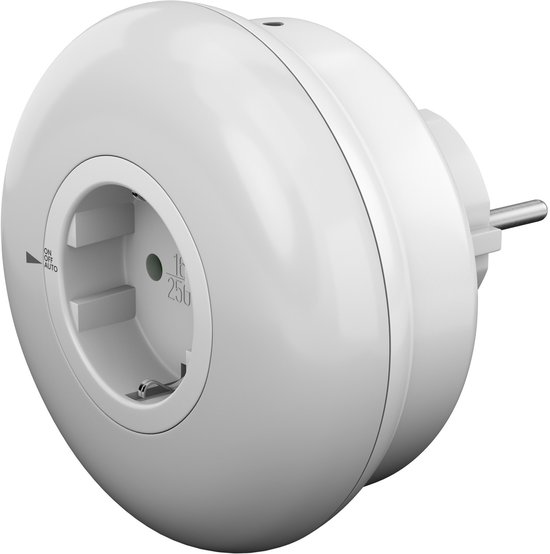 Goobay LED nachtlampje voor het stopcontact met schemersensor en 3 bedrijfsmodi, daglichtwit (6500 K), met geïntegreerde contactdoos