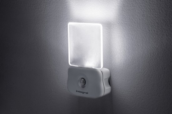 Integral LED - Nachtlamp - 0,5W - 4000K - 7 lumen - Dag/nacht & Beweging sensor - Werkt op batterijen (niet meegeleverd)
