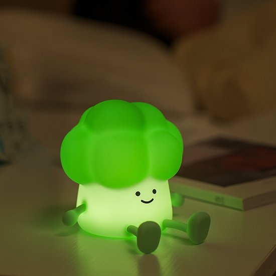 Kinder Nachtlampje | Broccoli | Timer | Veilig voor Kinderen | Nachtlampje Baby | Zacht Siliconen | Dimbaar | Telefoonhouder | Draadloos | Babykamer Verlichting | USB Oplaadbaar | LED | Slaaphulp Kinderen | Bedlampje | Kindvriendelijk | Fruit | Kind van Flow Amsterdam