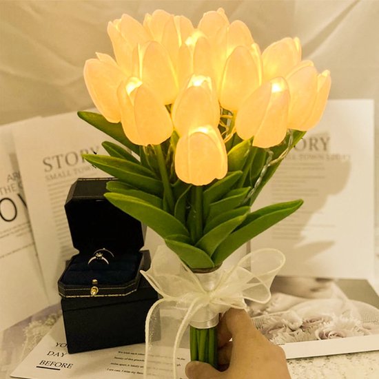 Kunstbloemen Gele Tulpen met LED Licht - 10 Stuks - Werkt op Batterij - Tulpenboeket Cadeau voor Moederdag van Festilux