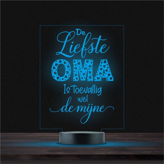 Led Lamp Met Gravering - RGB 7 Kleuren - De Liefste Oma Is Toevallig Wel De Mijne van Laserbird