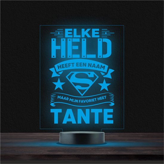 Led Lamp Met Gravering - RGB 7 Kleuren - Elke Held Heeft Een Naam Maar Mijn Favoriet Heet Tante van Q-Fun