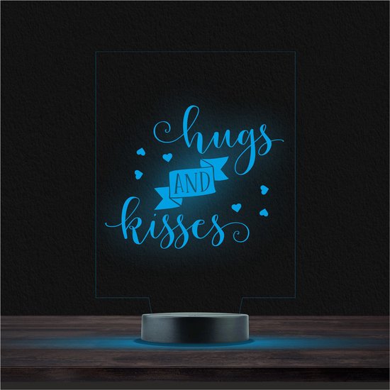 Led Lamp Met Gravering - RGB 7 Kleuren - Hugs And Kisses van Femplab