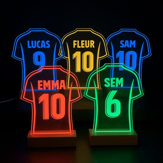 Ledlamp Voetbalshirt - Gepersonaliseerd met naam en nummer - 7 kleuren - Sfeerlamp - Nachtlamp - Kinderen - Voetbal - Nachtlampje stopcontact - van Merkloos