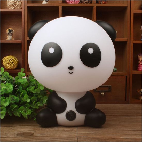 Mooie draagbare bureaulamp in de vorm van een cartoonfiguur uit Kung Fu Panda.