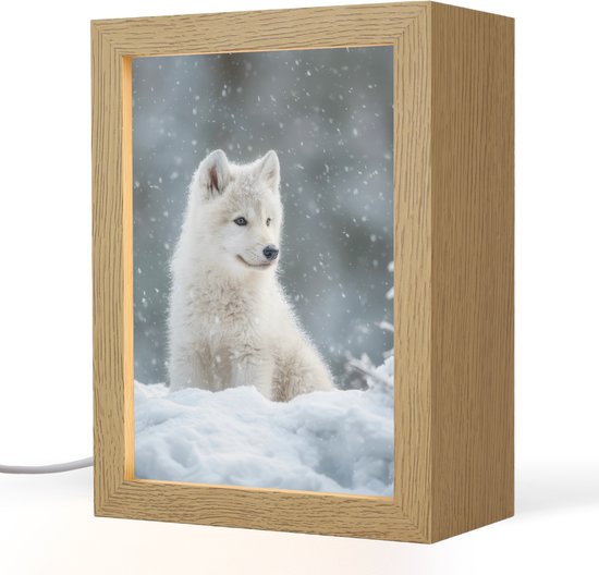 Nachtlampje 15x20 cm - Kinder lamp - Wolf - Pup - Sneeuw - Tafellamp kinderkamer - Slaapkamer lamp - Bedlamp kinderen - Kinderlampje stopcontact - Wandlamp babykamer - Nachtlampjes van Merkloos