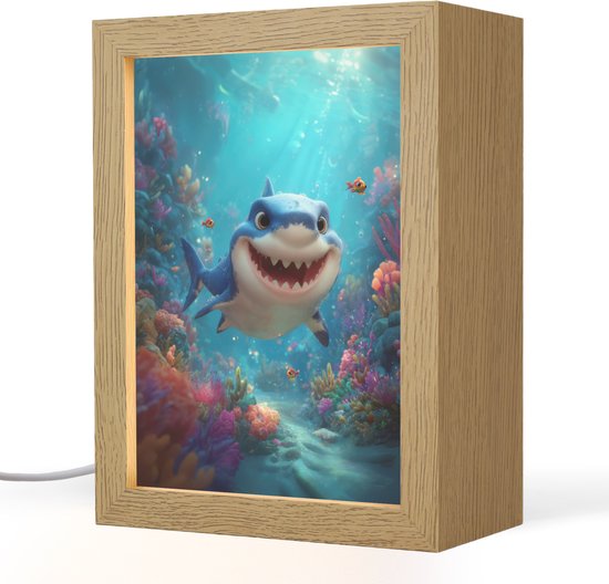 Nachtlampje 15x20 cm - Kinder lampje - Haai - Onderwaterwereld - Oceaan - Tafellamp kinderkamer - Slaapkamer lamp - Bedlamp kinderen - Kinderlampje stopcontact - Wandlamp babykamer - Nachtlampjes
