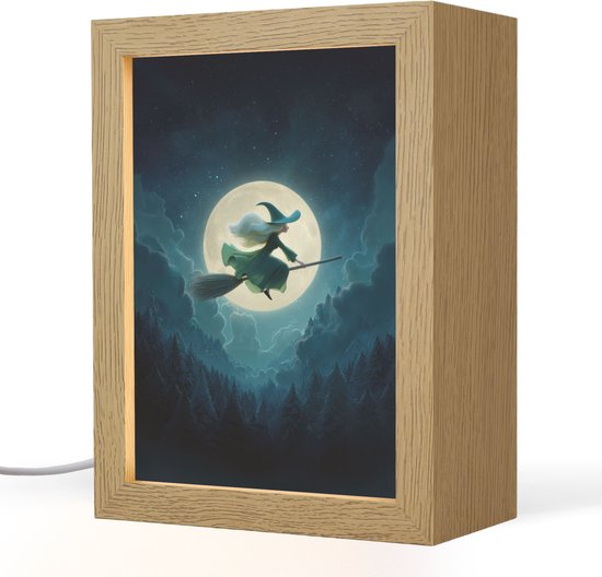 Nachtlampje 15x20 cm - Kinder lampje - Heks - Maand - Bos - Magisch - Tafellamp kinderkamer - Slaapkamer lamp - Bedlamp kinderen - Kinderlampje stopcontact - Wandlamp babykamer - Nachtlampjes van Merkloos