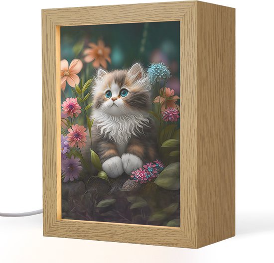 Nachtlampje 15x20 cm - Kinder lampje - Kitten - Illustratie - Bloemen - Natuur - Kat - Tafellamp kinderkamer - Slaapkamer lamp - Bedlamp kinderen - Kinderlampje stopcontact - Wandlamp babykamer - Nachtlampjes