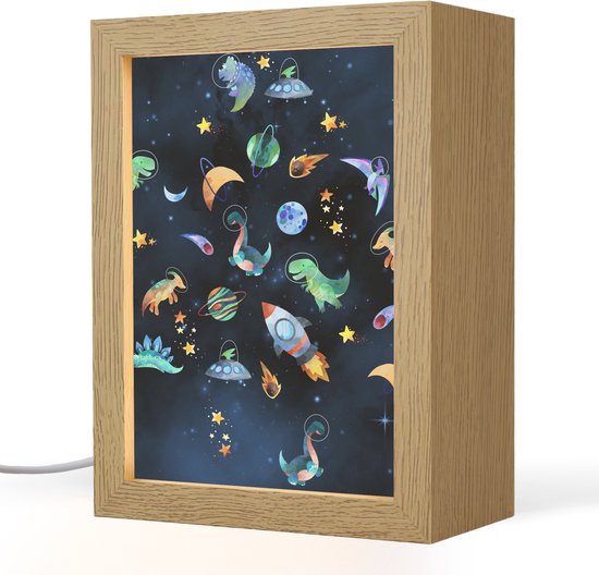 Nachtlampje 15x20 cm - Kinder lampje - Ruimte - Dino - Dinosaurus - Jongens - Tafellamp kinderkamer - Slaapkamer lamp - Bedlamp kinderen - Kinderlampje stopcontact - Wandlamp babykamer - Nachtlampjes van Merkloos