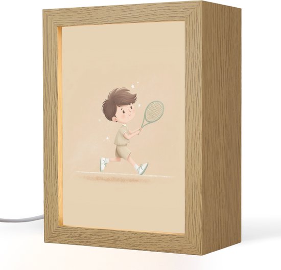 Nachtlampje 15x20 cm - Kinder lampje - Tennis - Jongen - Sterretjes - Tafellamp kinderkamer - Slaapkamer lamp - Bedlamp kinderen - Kinderlampje stopcontact - Wandlamp babykamer - Nachtlampjes