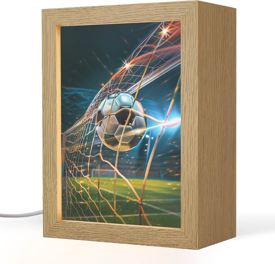 Nachtlampje 15x20 cm - Kinder lampje - Voetbal - Goal - Sport - Jongens - Tafellamp kinderkamer - Slaapkamer lamp - Bedlamp kinderen - Kinderlampje stopcontact - Wandlamp babykamer - Nachtlampjes van Bilal Wonderlampen