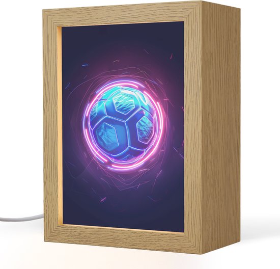 Nachtlampje 15x20 cm - Kinder lampje - Voetbal - Sport - Blauw - Paars - Tafellamp kinderkamer - Slaapkamer lamp - Bedlamp kinderen - Kinderlampje stopcontact - Wandlamp babykamer - Nachtlampjes van Merkloos
