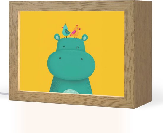 Nachtlampje 20x15 cm - Kinder lamp - Nijlpaard - Vogels - Groen - Geel - Tafellamp kinderkamer - Slaapkamer lamp - Bedlamp kinderen - Kinderlampje stopcontact - Wandlamp babykamer - Nachtlampjes van Dalber