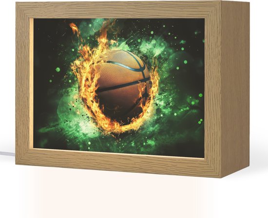 Nachtlampje 20x15 cm - Kinder lampje - Basketbal - Vuur - Vlammen - Groen - Tafellamp kinderkamer - Slaapkamer lamp - Bedlamp kinderen - Kinderlampje stopcontact - Wandlamp babykamer - Nachtlampjes van Merkloos