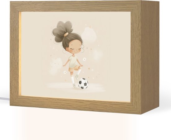 Nachtlampje 20x15 cm - Kinder lampje - Meisje - Voetbal - Beige - Tafellamp kinderkamer - Slaapkamer lamp - Bedlamp kinderen - Kinderlampje stopcontact - Wandlamp babykamer - Nachtlampjes