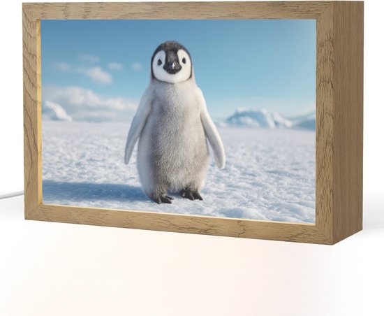 Nachtlampje 30x20 cm - Kinder lamp - Pinguïn - Sneeuw - Landschap - Wit - Tafellamp kinderkamer - Slaapkamer lamp - Bedlamp kinderen - Kinderlampje stopcontact - Wandlamp babykamer - Nachtlampjes van Apixiel