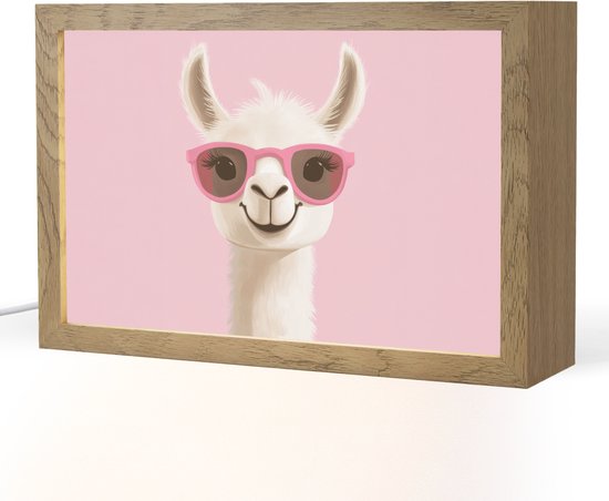 Nachtlampje 30x20 cm - Kinder lampje - Lama - Zonnebril - Roze - Tafellamp kinderkamer - Slaapkamer lamp - Bedlamp kinderen - Kinderlampje stopcontact - Wandlamp babykamer - Nachtlampjes