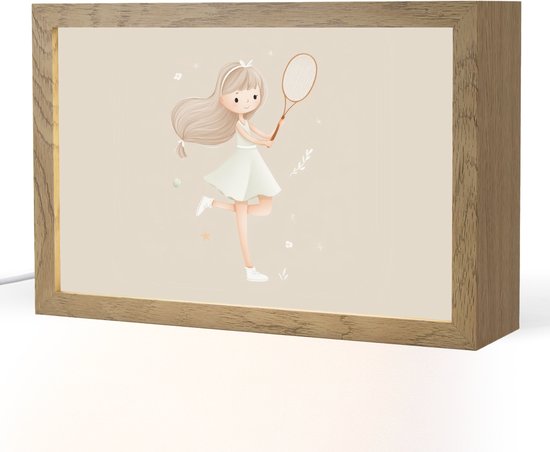 Nachtlampje 30x20 cm - Kinder lampje - Meisje - Tennis - Beige - Tafellamp kinderkamer - Slaapkamer lamp - Bedlamp kinderen - Kinderlampje stopcontact - Wandlamp babykamer - Nachtlampjes van Merkloos