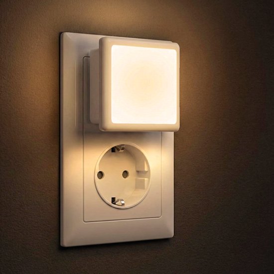 Nachtlampje stopcontact - 2 Stuks - Stekkerlamp - Met ingebouwde Lichtsensor - Automatisch Aan/Uit - Nachtlamp - Bedlampje - Kinderkamer - Stopcontact Lampje - Warm Licht van Merkloos