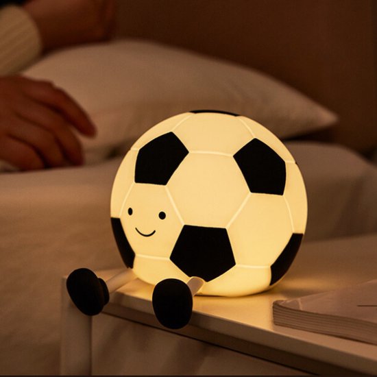 Nachtlampje voor Kinderen | Draagbaar | Voetbal lampje | 100% BPA vrij | Timer | Dimbaar | Nachtlampje Baby | USB oplaadbaar | LED | Zacht Siliconen | Babykamer verlichting | Veilig voor kinderen | Cadeau | Slaaptrainer | Geborgenheid | van Milumade