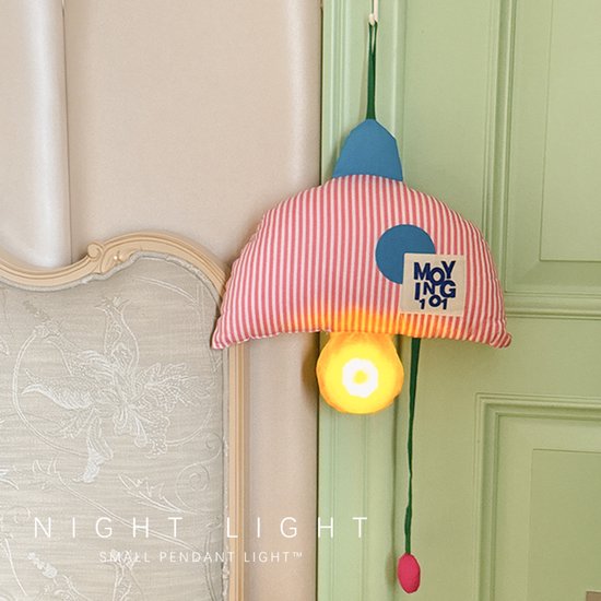 Oplaadbaar Roze Gestreept Baby Nachtlampje - 3 Standen + Katoen Materiaal - Deurkruk Decoratie Lamp / Babybed Nachtlamp / Slaapkamer Baby Verlichting - Ideaal voor Baby Slaapkamer van Little Lambs