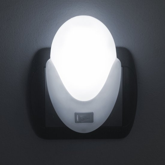Phenom Stopcontact Stekker LED Nachtlamp Met Schakelaar - Energiezuinige Nachtverlichting - Koud Wit LED Licht - Compact Ontwerp - Langere Levensduur - Voor Slaapkamer, Gang Of Woonkamer - 230V [20252] van Merkloos