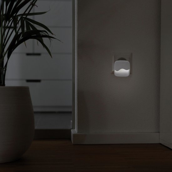 Scanpart nachtlampje stopcontact - Warm wit LED - Geschikt voor babykamer - kinderen - Met schemersensor