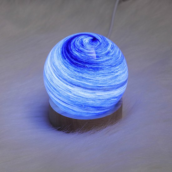 Sterrenhemel oplaadbare touchscreen planetenlamp - Glazen nevel nachtlampje - Nachtlampje met houten voet - Decoratief cadeau voor op het bureau in de slaapkamer - 8*8*8 cm