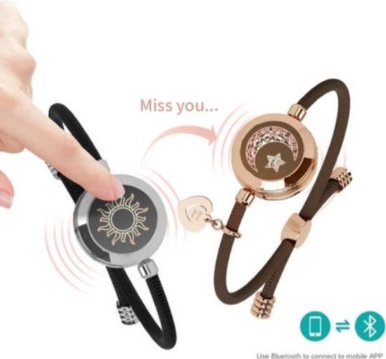 Twee Lange Afstand Touch Up En Tril Armbanden Voor Koppels, Lange Afstand Relatie Geschenken Slimme Zon & Maan Liefde Armband Valentijn Liefde Relatie Trouw Gadgets Met Prachtige Cadeau Box Doos Goud + Zwarte Armband van TOTWOO